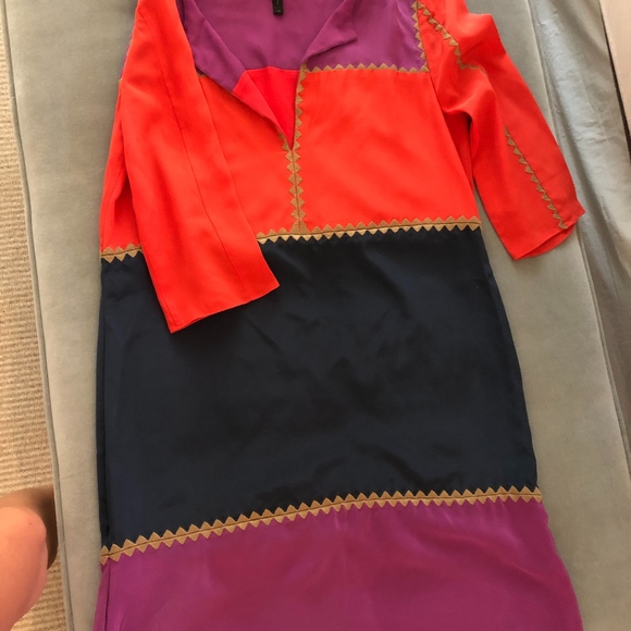 BCBG SILK COLOBLOCK DRESS - Picture 2 of 4